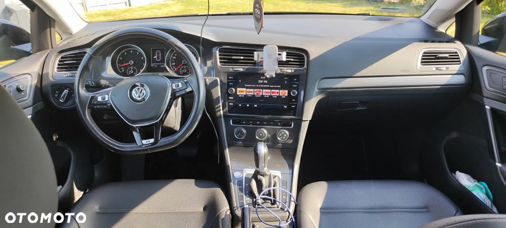 Volkswagen Golf - 8