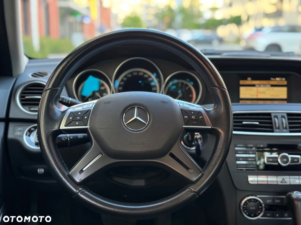 Mercedes-Benz Klasa C 180 CDI DPF (BlueEFFICIENCY) 7G-TRONIC - 24