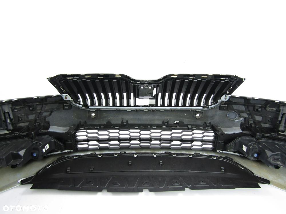 Zderzak przedni Skoda Superb 19 - 24 Spryskiwacze / Pdc-4 LS9R - 17