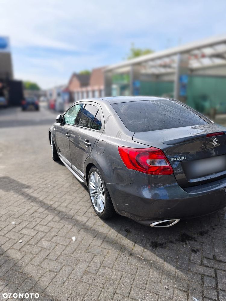 Suzuki Kizashi 2.4 Sport 4WD CVT - 1