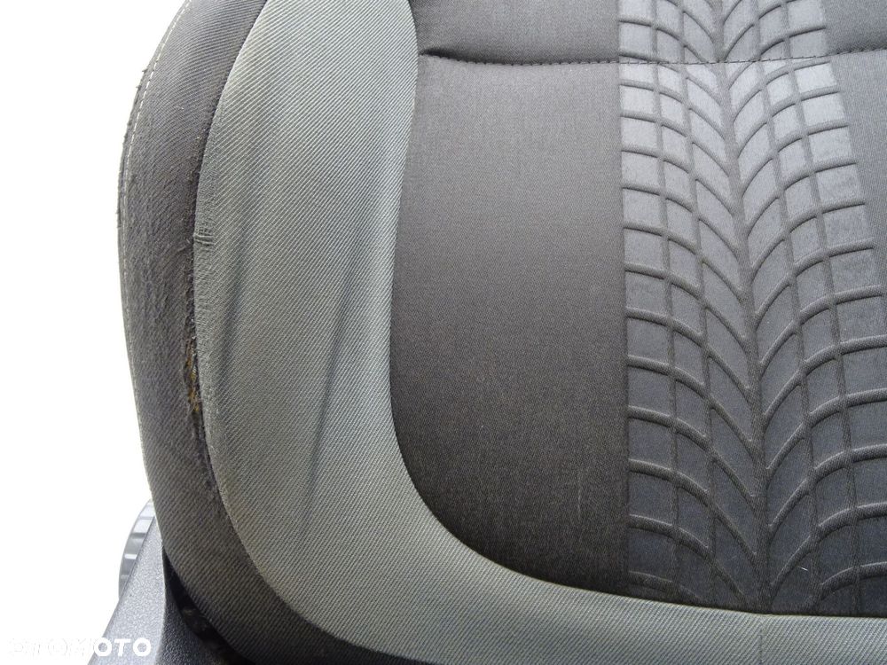 Komplet foteli kanapa tył prawy lewy tylna 8r0881105n skoda yeti i 5l - 8
