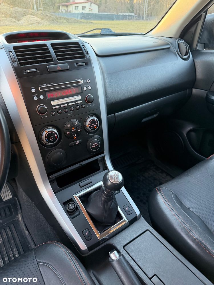 Suzuki Grand Vitara 1.6 De luxe - 12