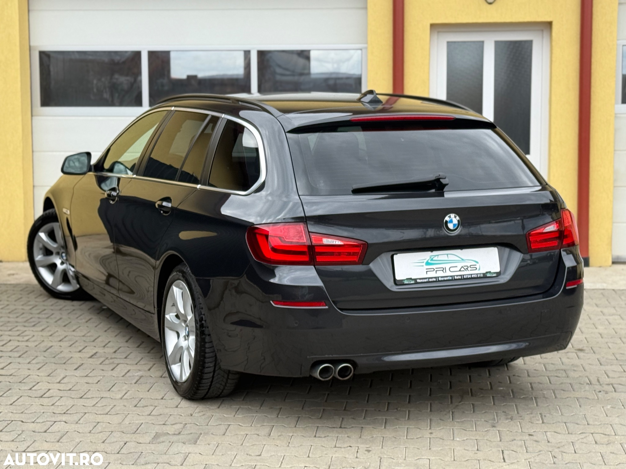 BMW Seria 5 525d Touring Aut. - 3