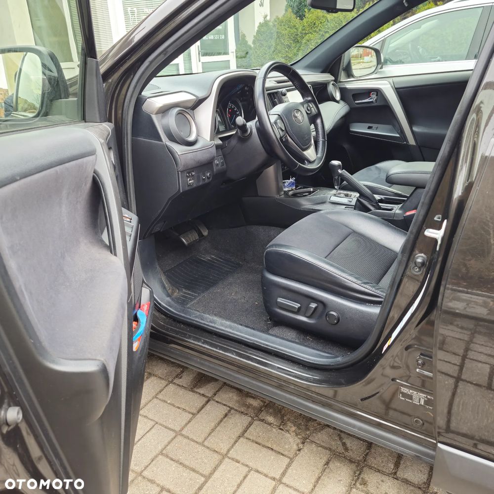 Toyota RAV4 - 8