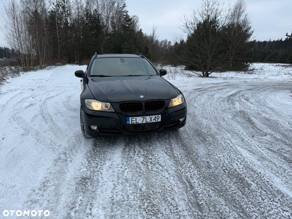 BMW Seria 3 318i - 4
