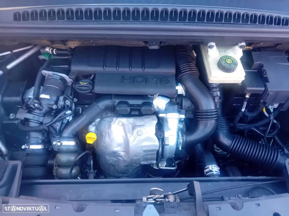 Peugeot 5008 1.6 HDi Premium - 5