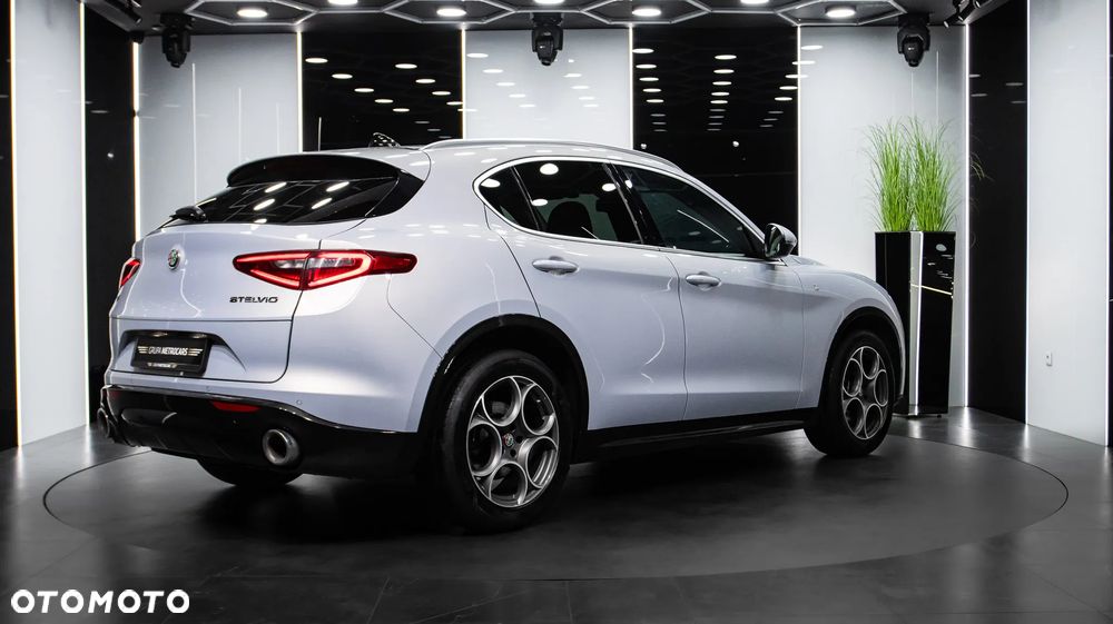 Alfa Romeo Stelvio 2.0 Turbo TI Q4 - 8