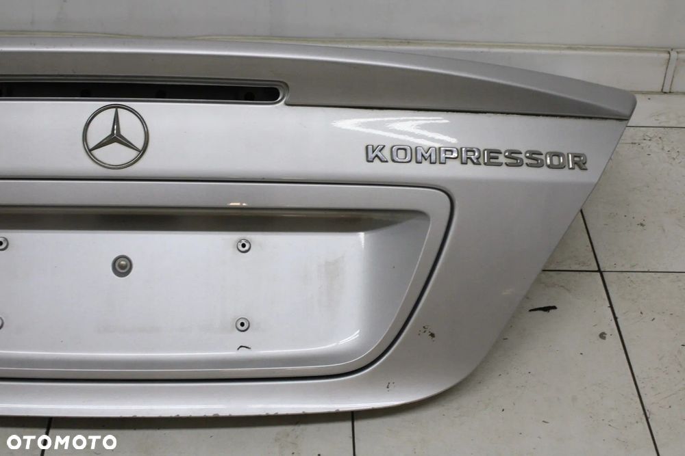 MERCEDES C W203 2000R- SEDAN KLAPA POKRYWA BAGAŻNIKA + LOTKA AMG 775 - 7