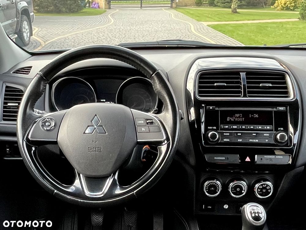 Mitsubishi ASX - 10