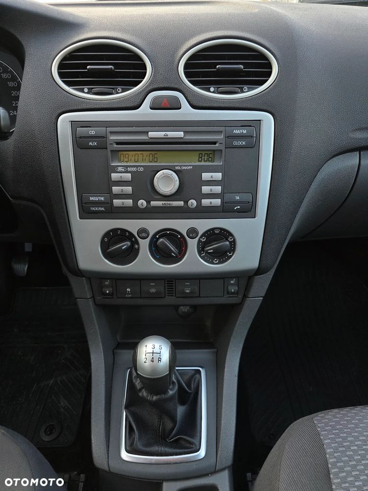 Ford Focus SW 1.6 Turnier Futura - 12