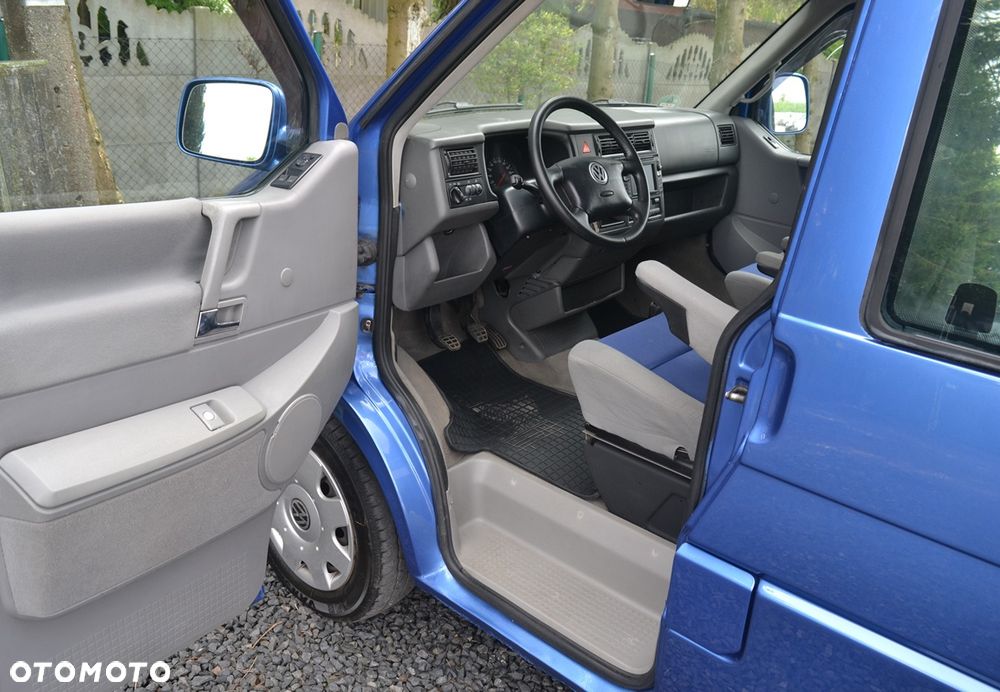Volkswagen Multivan - 17