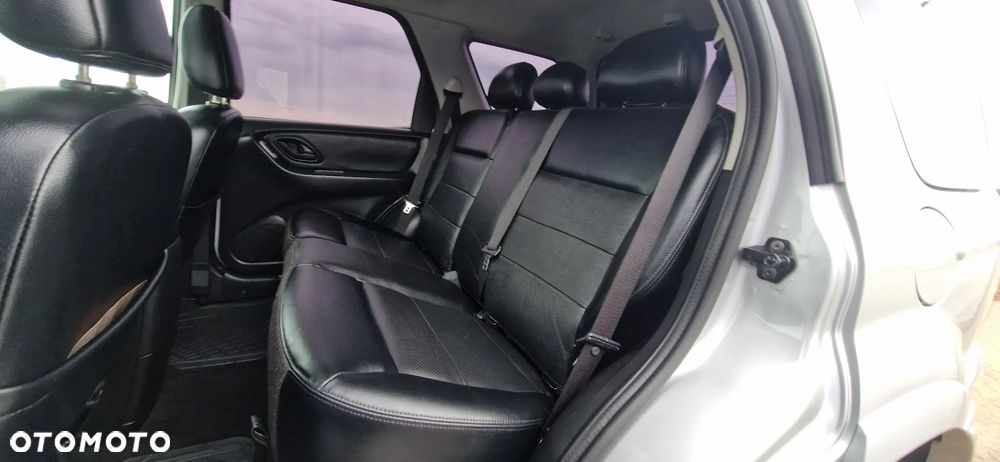 Ford Maverick 3.0 V6 Limited - 9