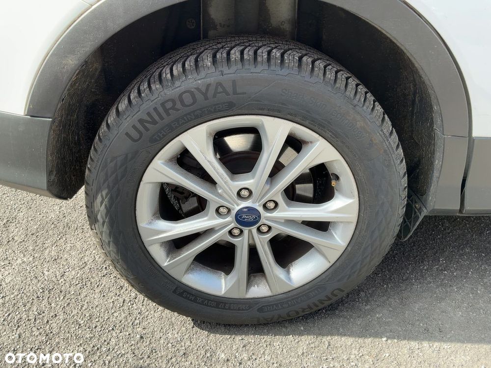 Ford Kuga 1.5 EcoBoost 2x4 Titanium - 16