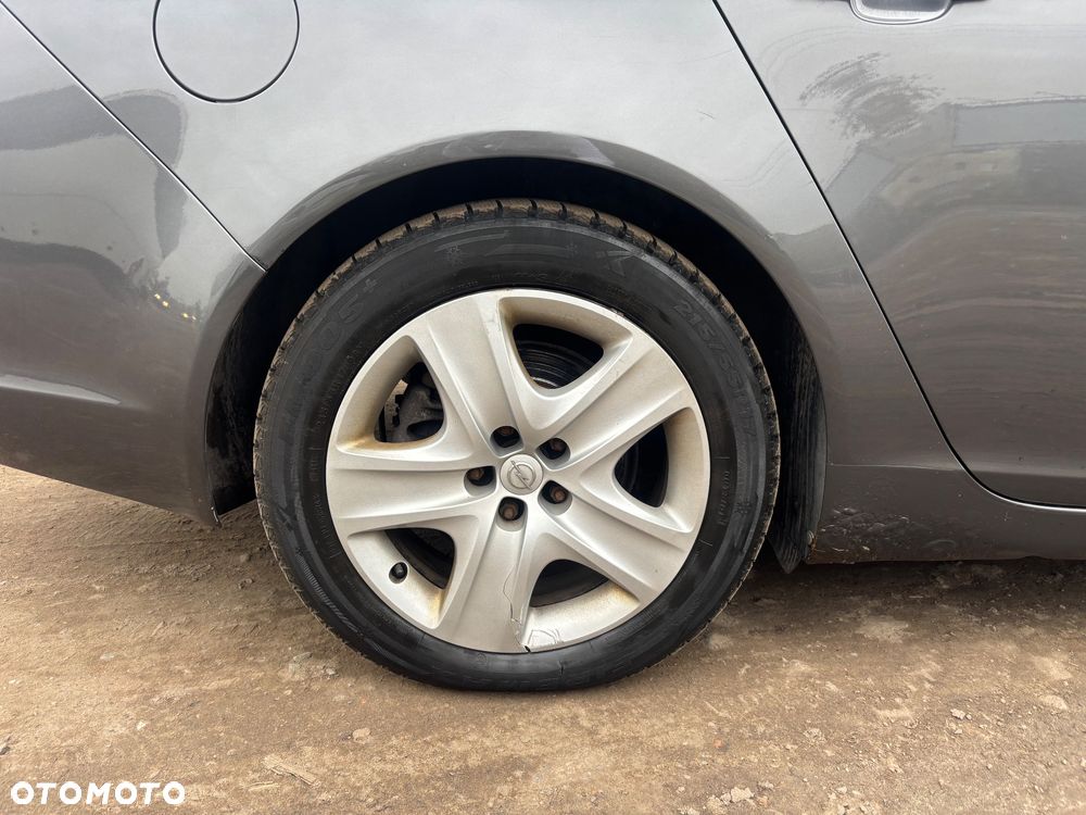 Opel Insignia 1.6 - 10