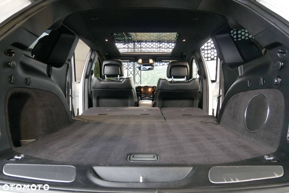 Jeep Grand Cherokee - 33