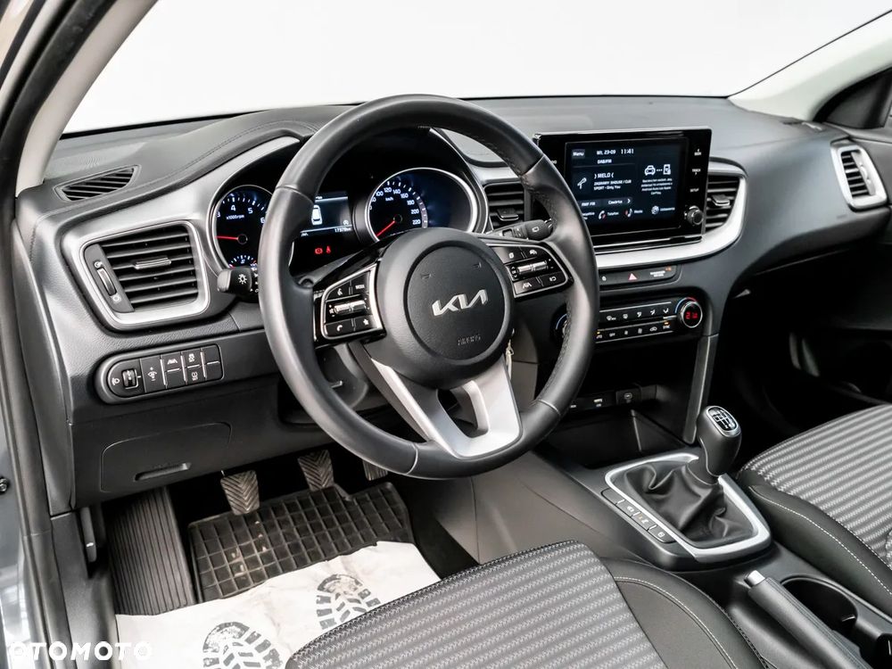 Kia Ceed 1.5 T-GDI M - 22