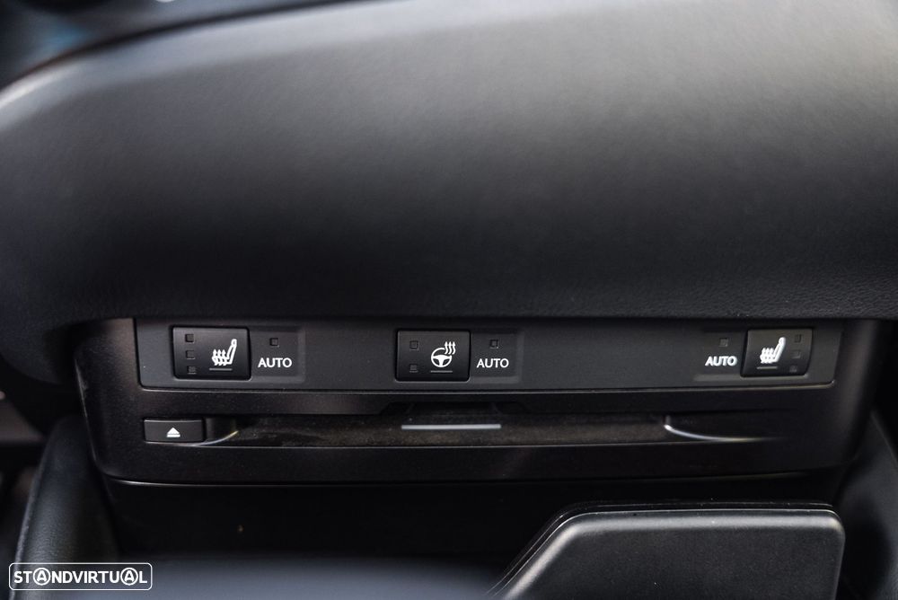 Lexus ES 300h Special Edition - 25