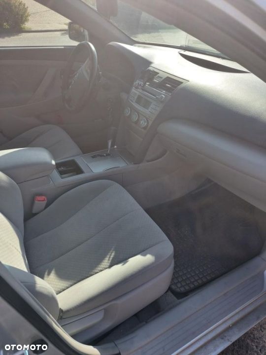 Toyota Camry - 7