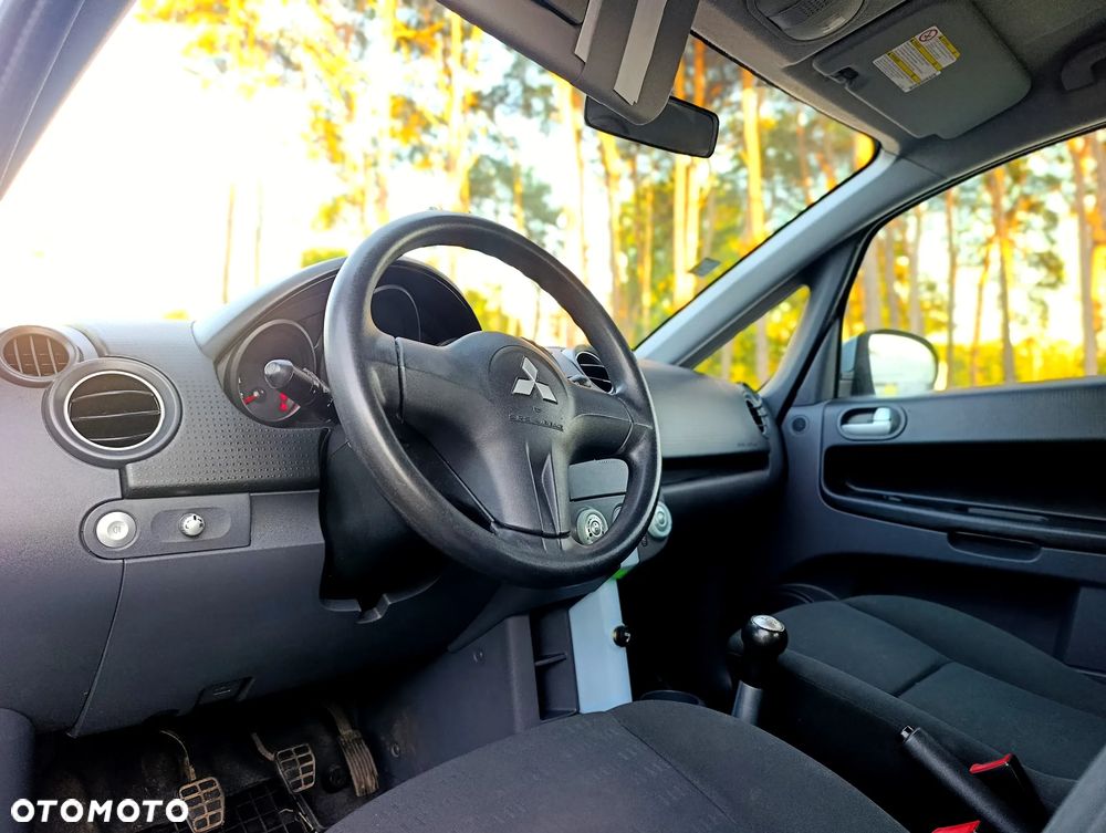 Mitsubishi Colt - 13