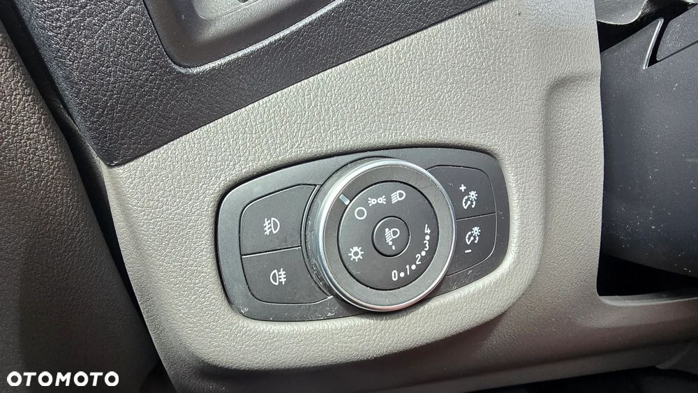 Ford Tourneo Connect Grand 1.5 TDCi Start/Stop Titanium - 29