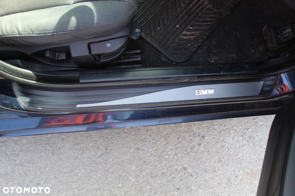 LISTWY NAKŁADKI PROGOWE WEWNĘTRZNE BMW SERIA 5 E60 - 1