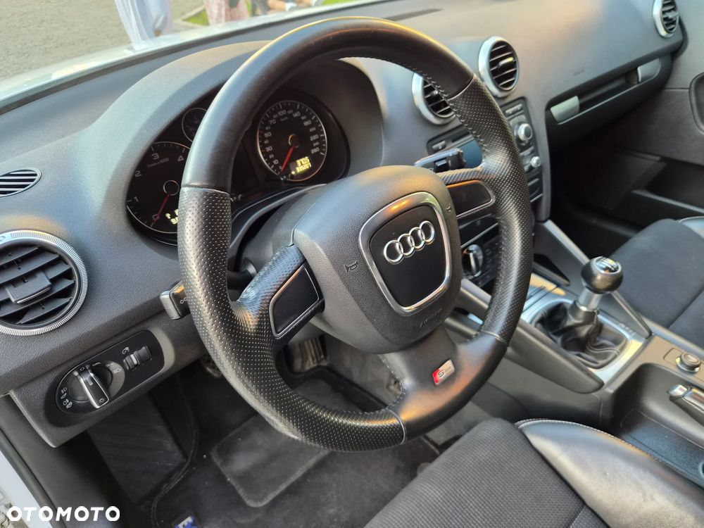 Audi A3 Sportback 2.0 TDI DPF S line Sportpaket (plus) - 30