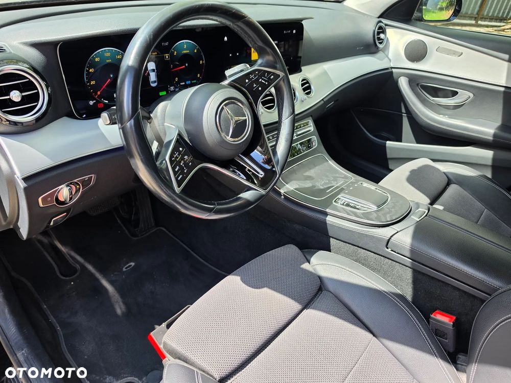 Mercedes-Benz Klasa E 220 d 4-Matic - 10
