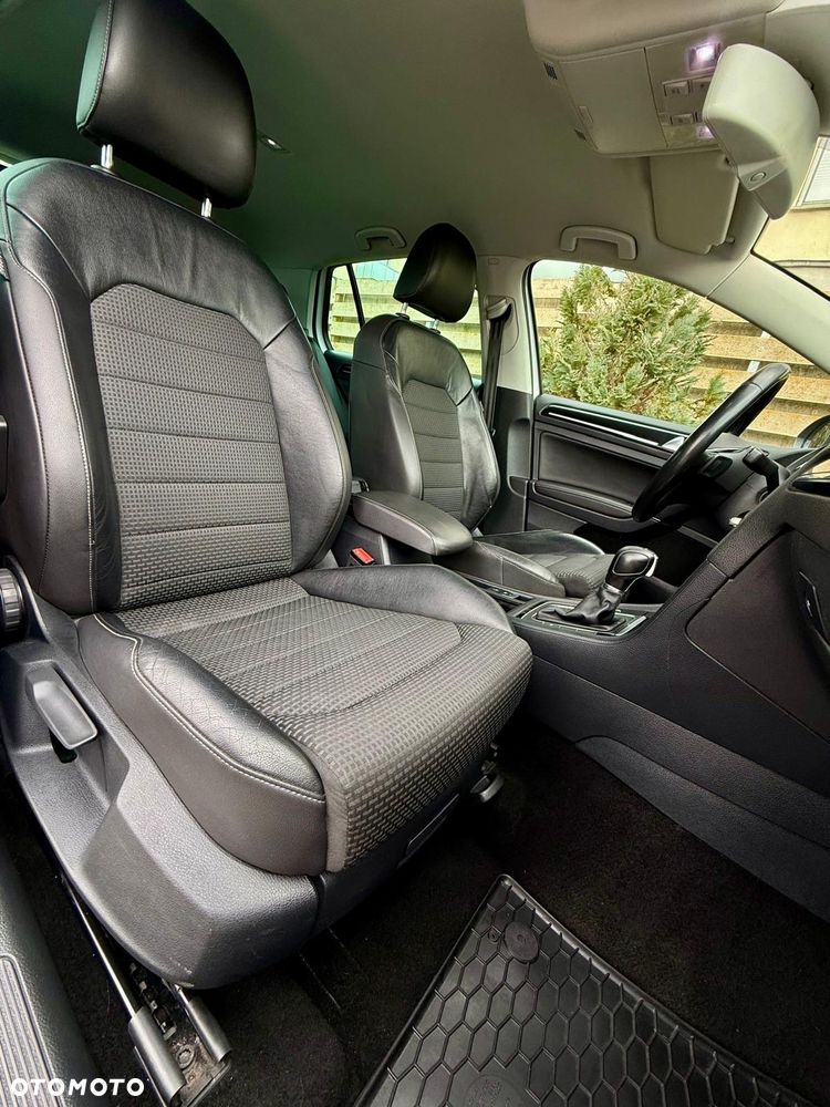 Volkswagen Golf - 6