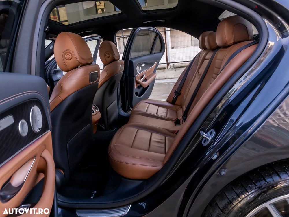 Mercedes-Benz E 300 de 4Matic 9G-TRONIC AMG Line - 15