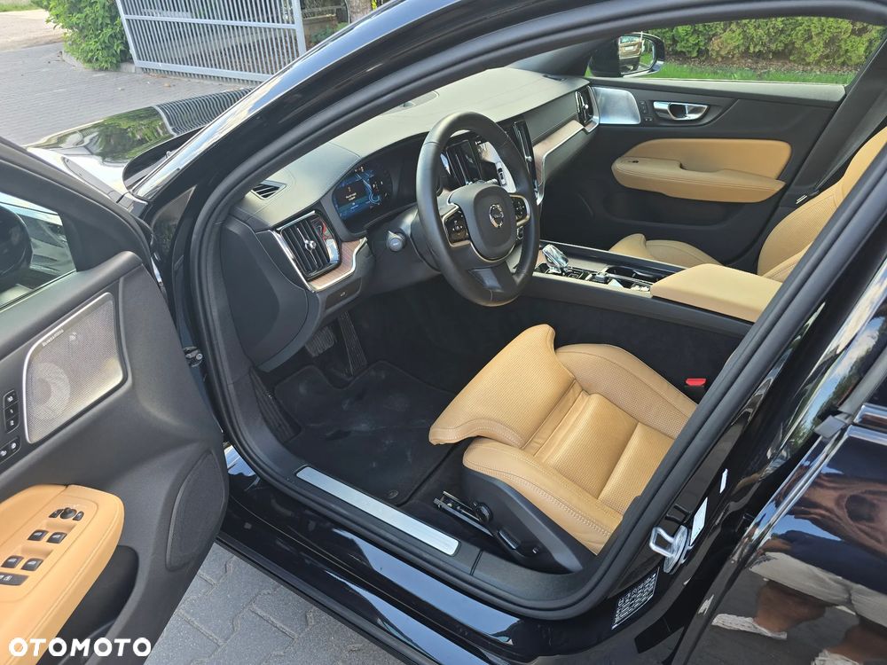 Volvo V60 B4 B DKG Ultra Dark - 8