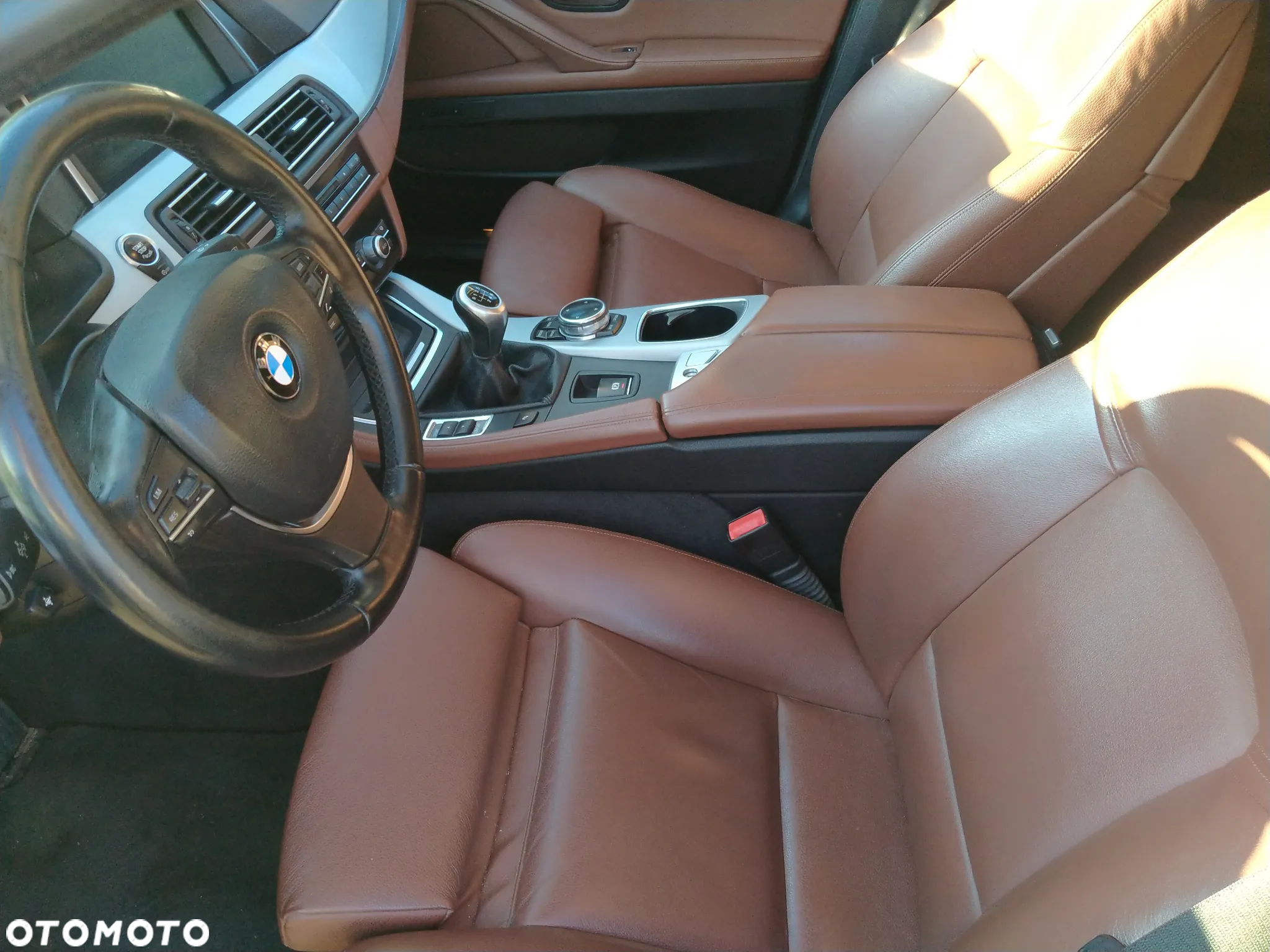 BMW Seria 5 525d Touring Luxury Line - 32