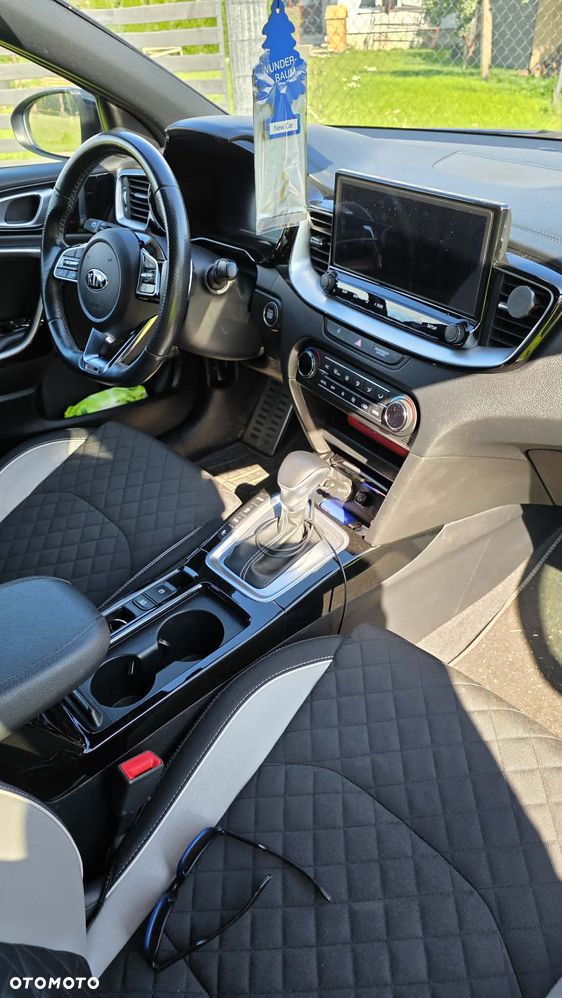 Kia Ceed - 16