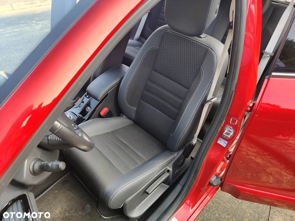 Renault Megane ENERGY dCi 130 BOSE EDITION - 14