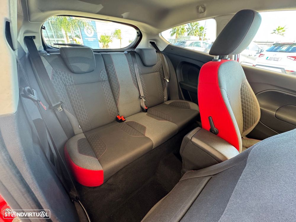 Ford Fiesta 1.0 EcoBoost S&S ST-LINE - 25