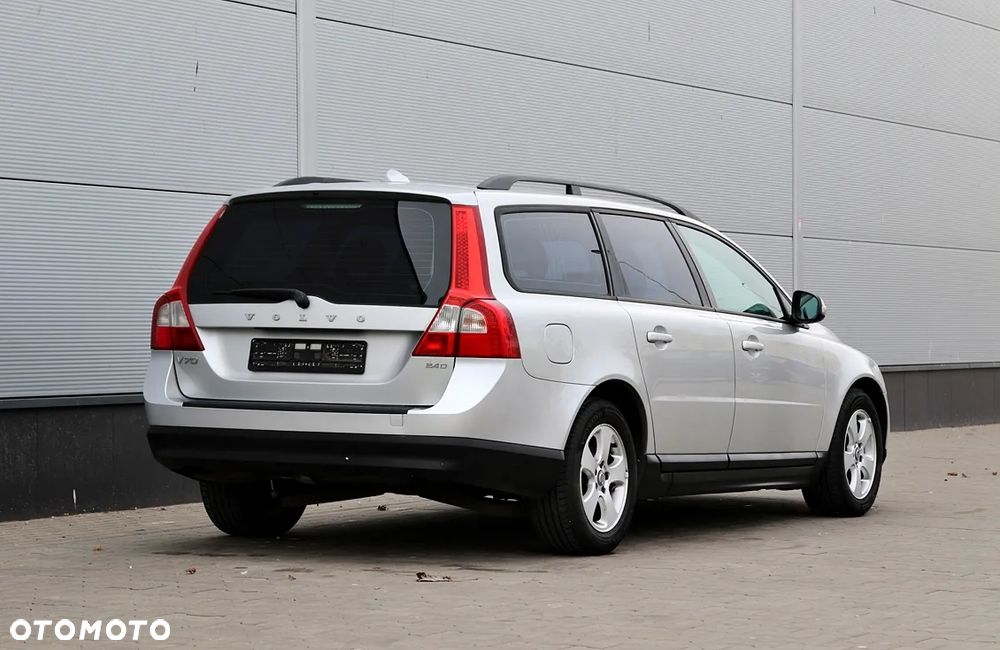 Volvo V70 2.4D Momentum - 7