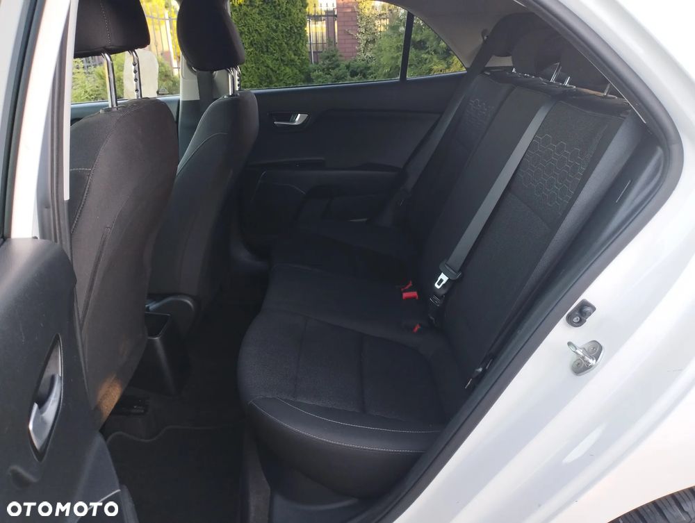 Kia Rio 1.4 Edition 7 - 16