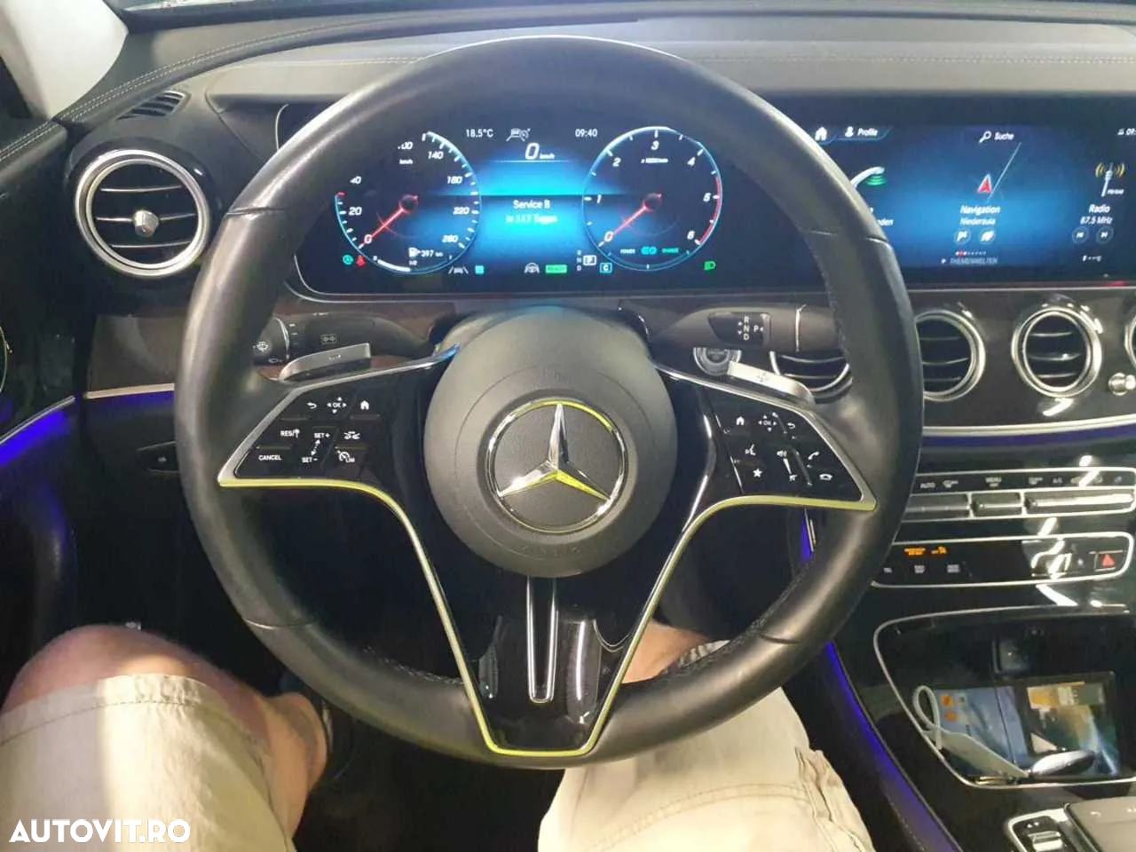 Mercedes-Benz E 300 d 4Matic 9G-TRONIC Exclusive - 9