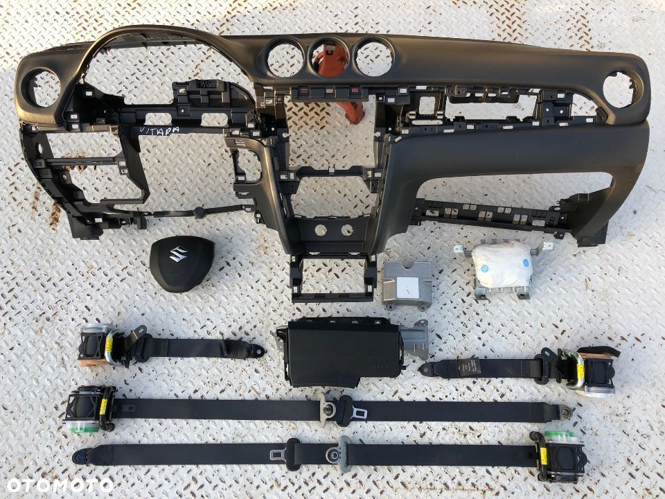 SUZUKI VITARA III DESKA KONSOLA KOKPIT PULPIT AIRBAG PODUSZKI 2x PASY PAS - 4