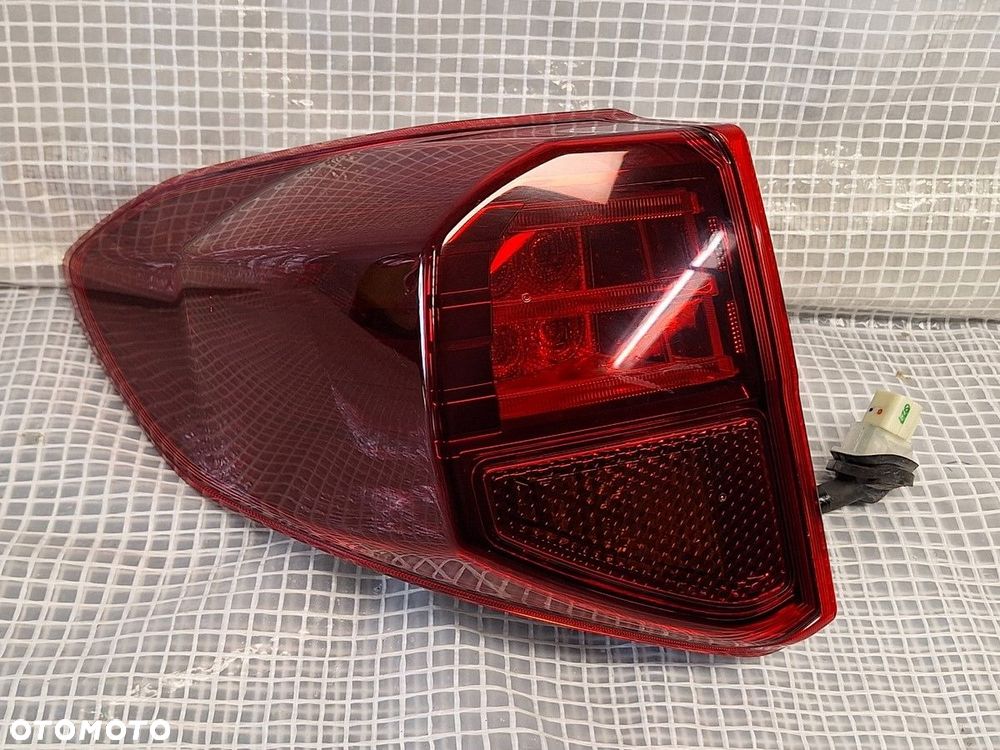 suzuki vitara 3 III lift 2018-  lampa tyl tylna lewa led  euro  orgina