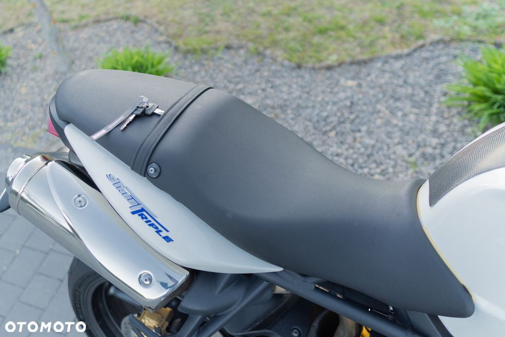 Triumph Street Triple - 19