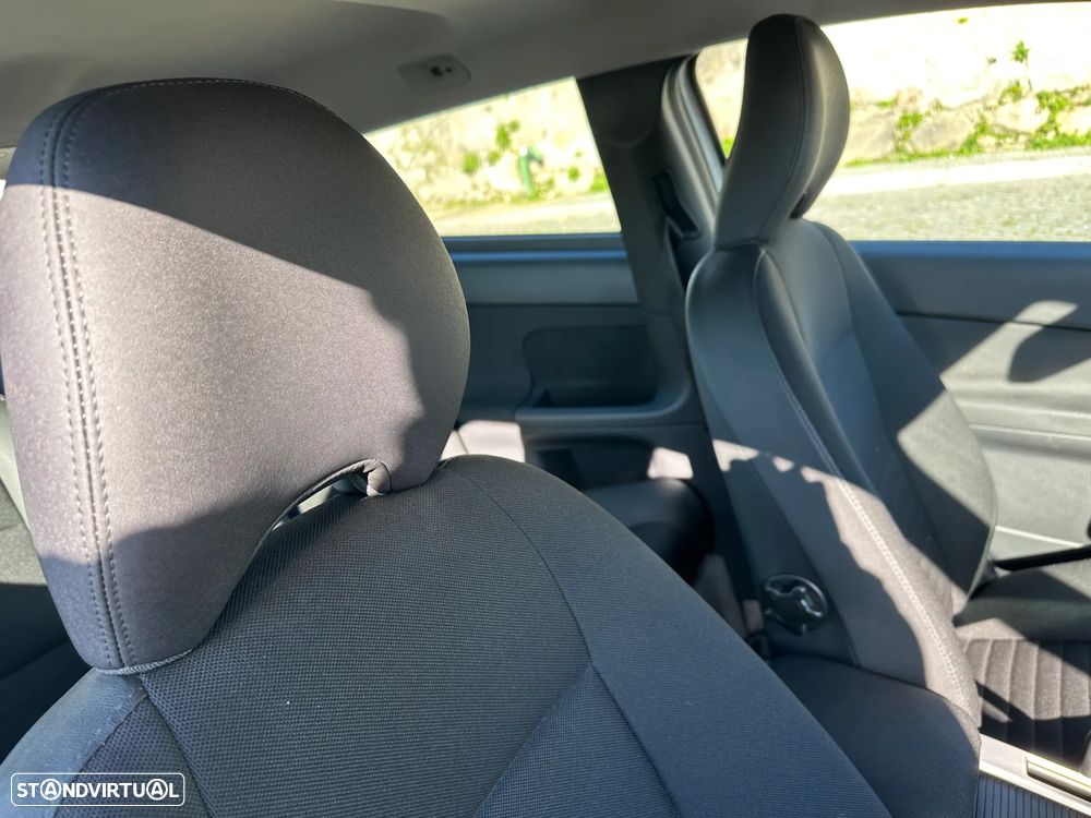 Volvo C30 1.6 D R-Design - 18