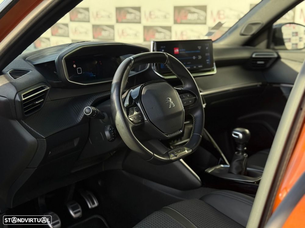 Peugeot 2008 1.2 PureTech GT Line - 21