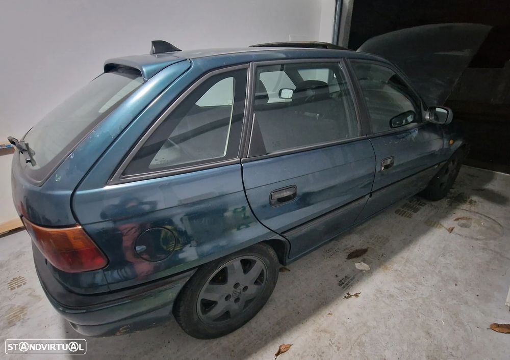 Opel Astra 1.7 TD Sportive - 1