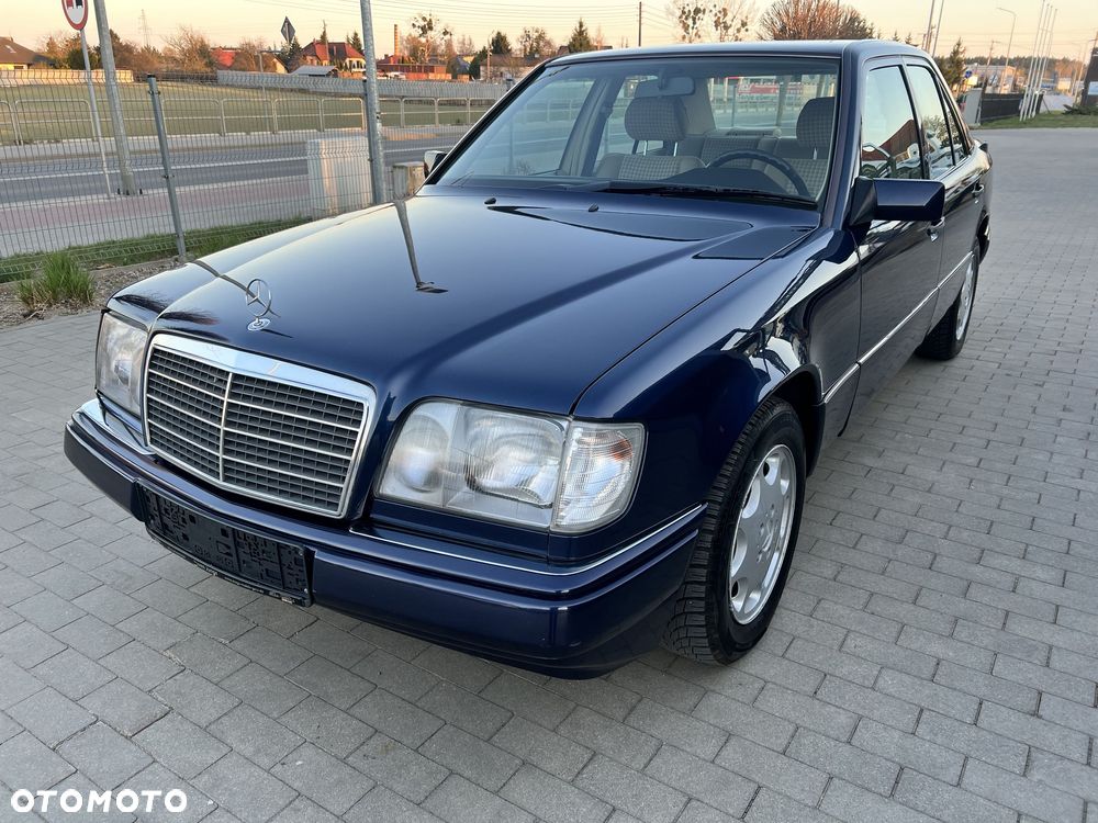 Mercedes-Benz Klasa E 260 - 4