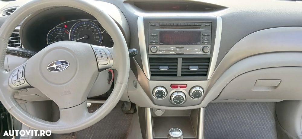 Subaru Forester 2.0X VQ - 15