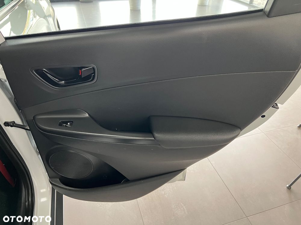 Hyundai Kona - 32