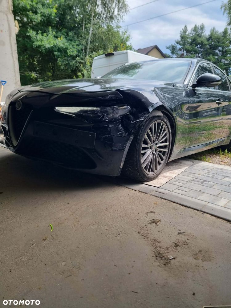 Alfa Romeo Giulia 2.0 Turbo - 11