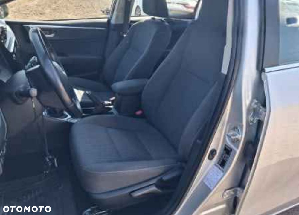 Toyota Corolla 1.6 Prestige - 12