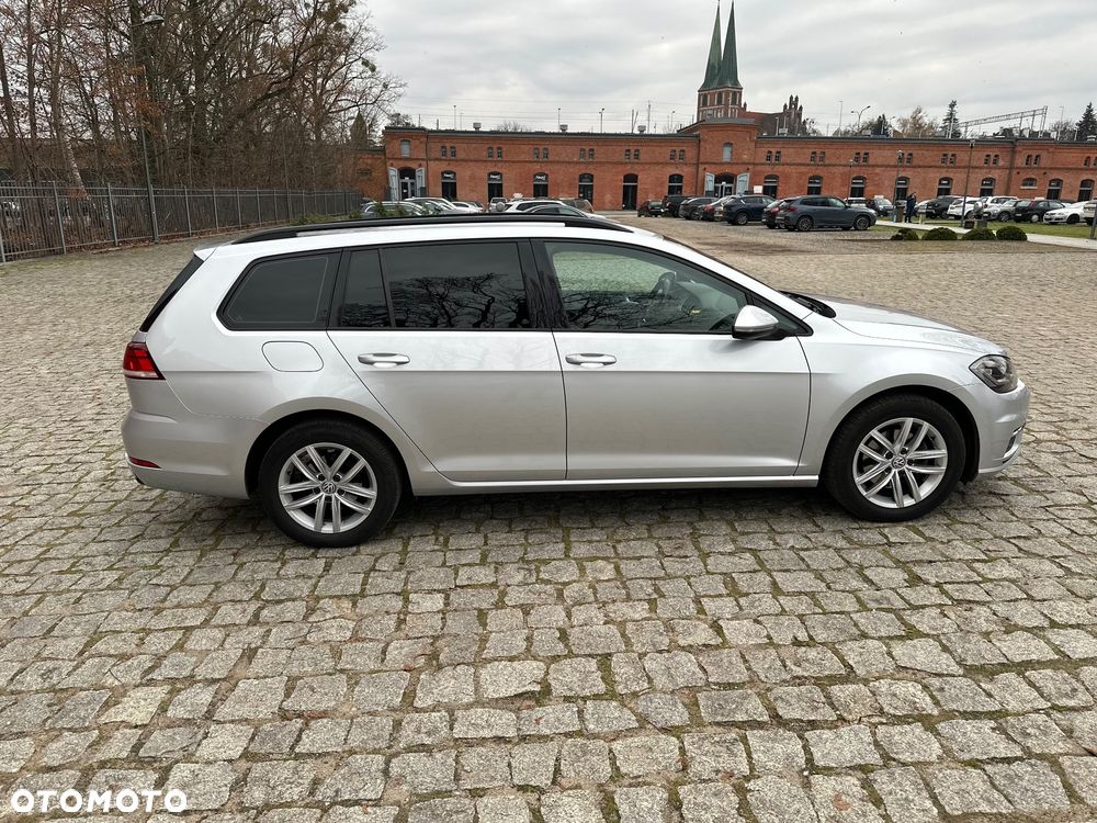 Volkswagen Golf 1.6 TDI BMT Comfortline - 11