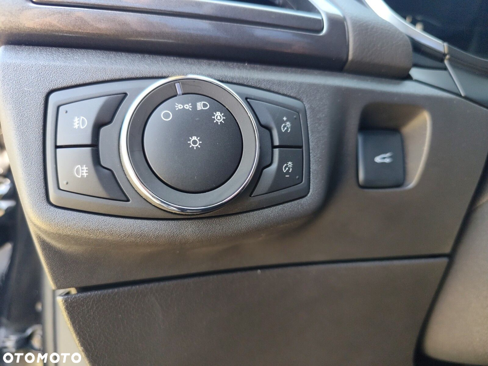 Ford Mondeo - 22